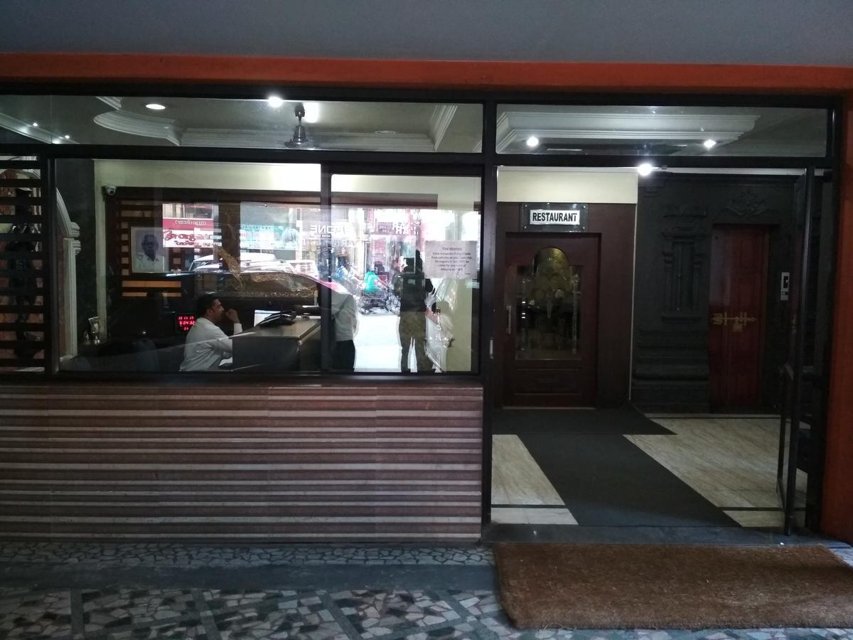 Hotel Rukmini Alwaye Exterior photo