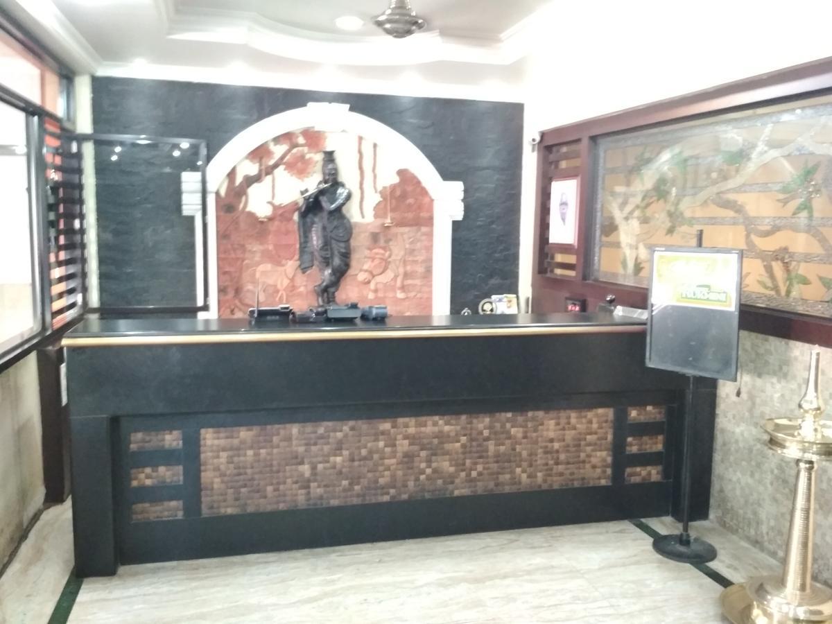 Hotel Rukmini Alwaye Exterior photo