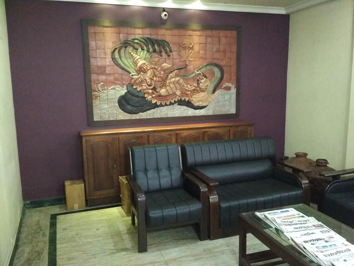 Hotel Rukmini Alwaye Exterior photo